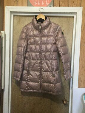 Andrew Marc longer length size small puffer coat. Lightweight premium down fill